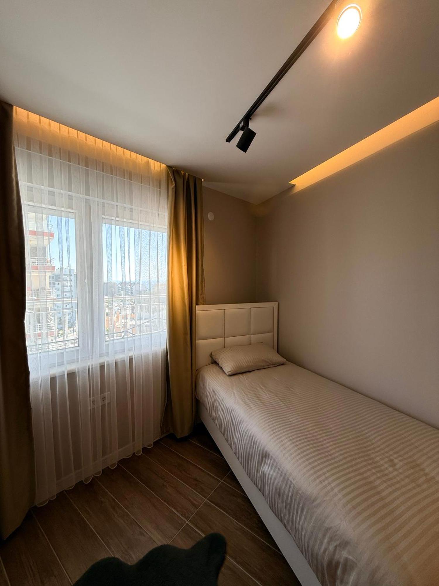 Sa Apartments! Sea View 2bd Flat *